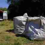 Закарпатські рятувальний шостий день вигрібають сміття з гірської річки (відео, фото)