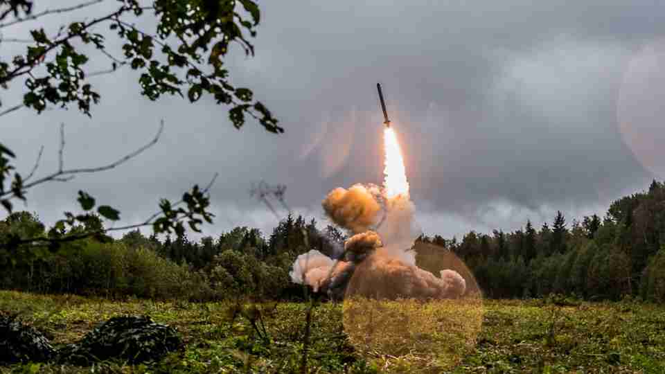 Запаси ракет у росії зменшується, проте ще достатні для продовження обстрілів - експерт