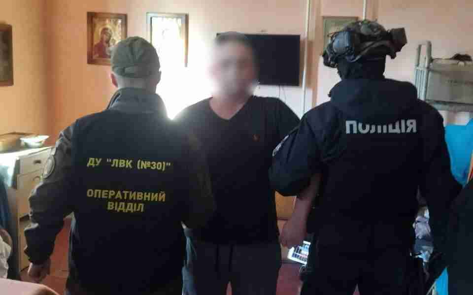 Заробляли на наркотрафіку до однієї з колоній: львівські поліцейські знешкодили діяльність двох злочинних угруповань (ФОТО)