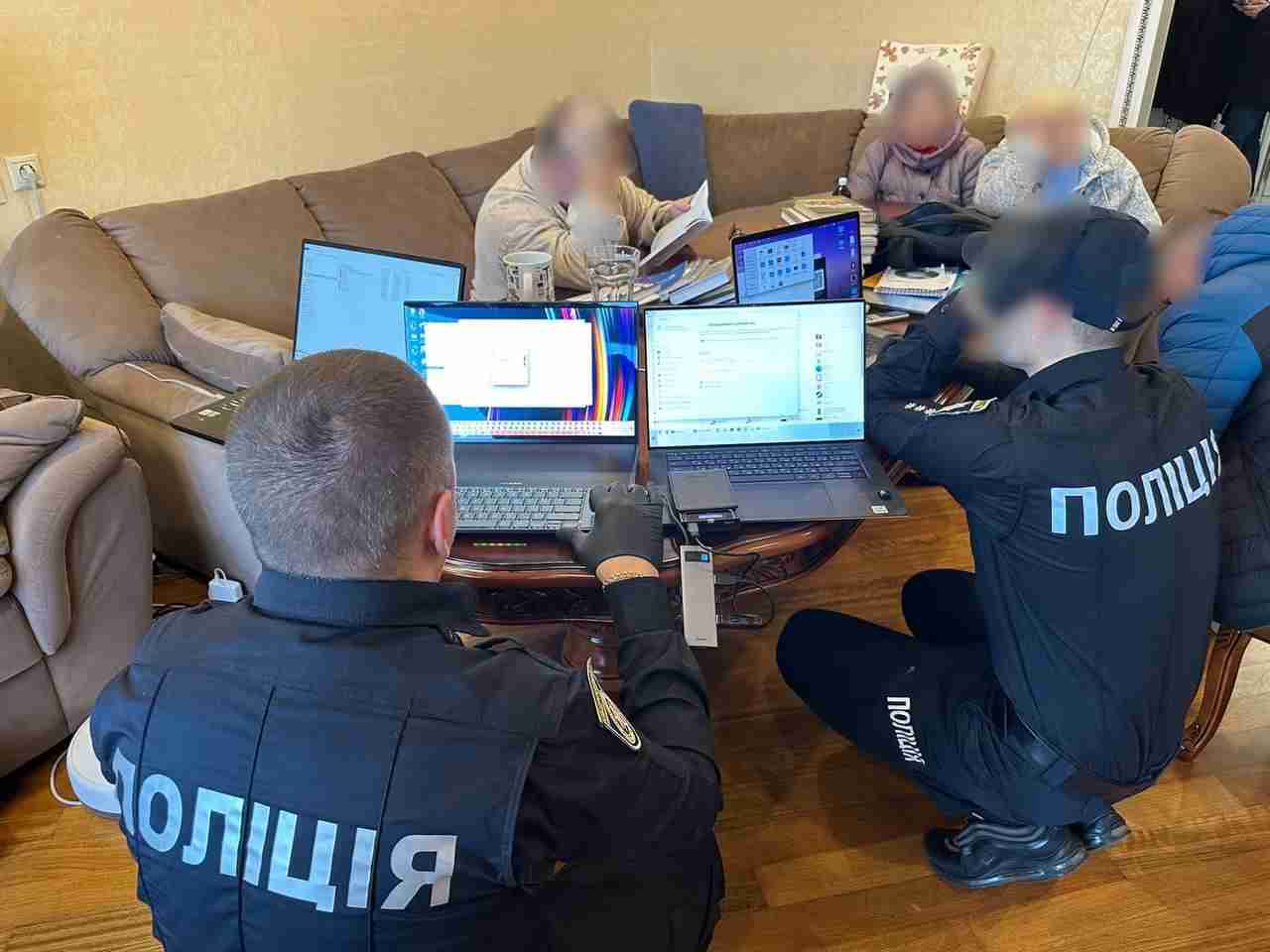 Затримали хакерів з Рівненщини, які зі спільниками кошмарили пів Європи (ФОТО)