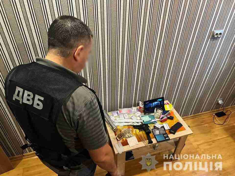 Займався тим, з чим колись боровся: на Рівненщині колишній міліціонер збував наркотики (ФОТО)
