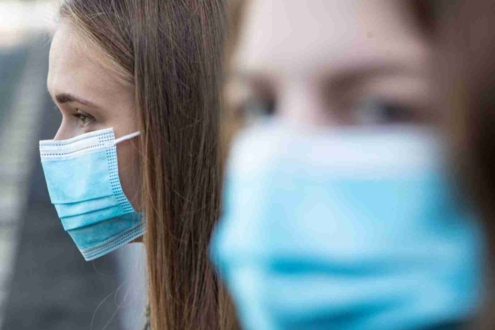 Збільшення хворих грипом та COVID-19: влада Києва закликає громадян повернутися до маскового режиму