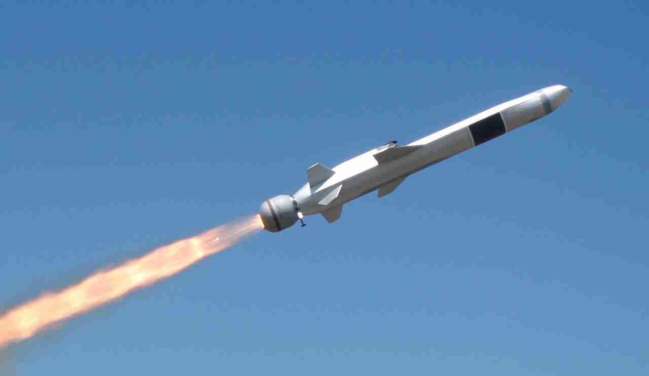 Зеленський сказав, скільки ракет росія випустила по Україні за пів року війни