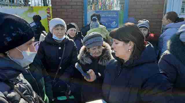 «Жахливі умови»: евакуйовані мешканці Донбасу обурені умовами в РФ
