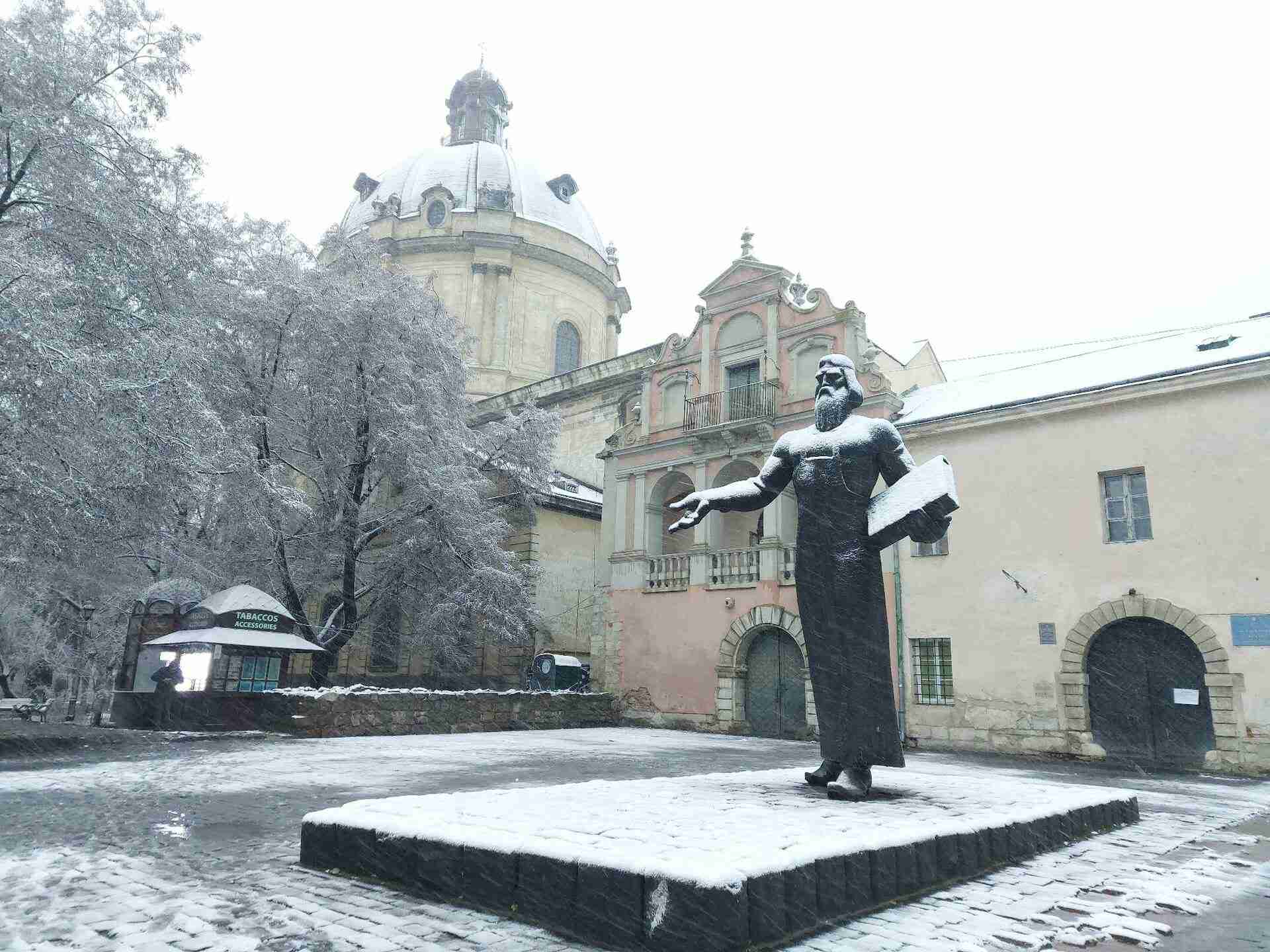 Зима у Львові: перший сніг та пейзажі міста (ФОТОРЕПОРТАЖ)