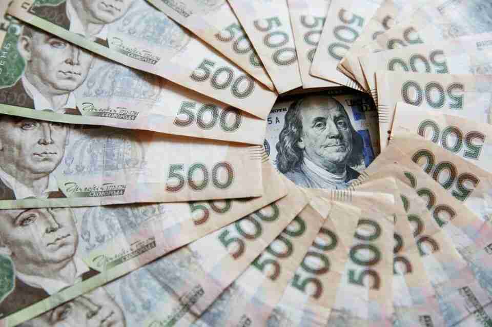 Зміцнилася гривня: курс валют в Україні 16 грудня