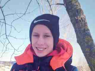 Зник дорогою до школи: поліція оголосила в розшук 12-річного хлопчика
