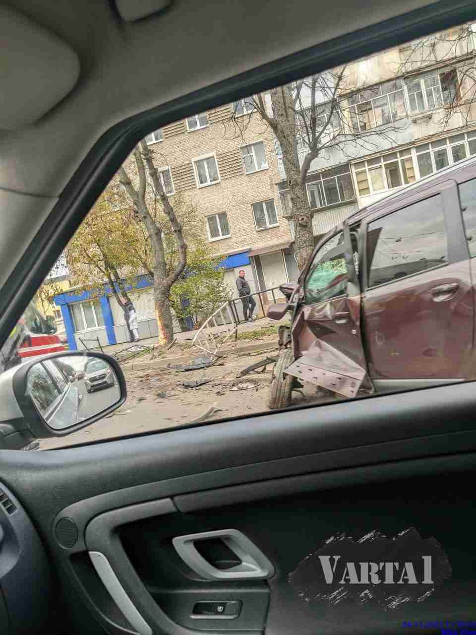 Зніс паркан: у Львові сталася ДТП (ФОТО)