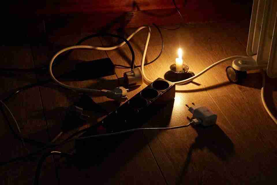 Зріс дефіцит: ситуація з відключеннями електрики в Україні